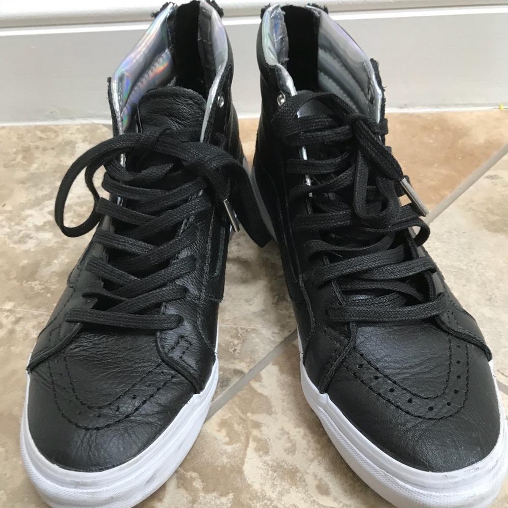 Off The Wall Leather Vans